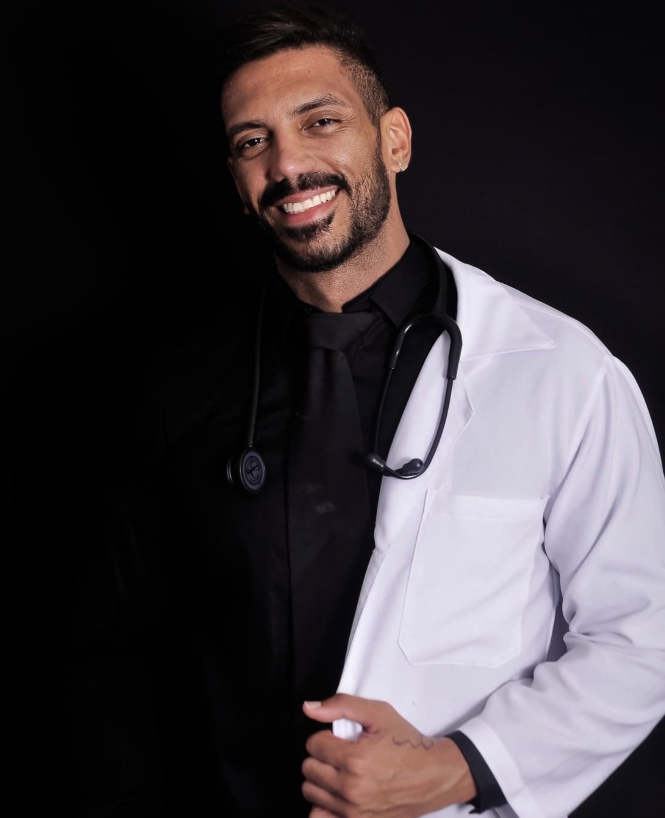 Dr. Lucas Lucci